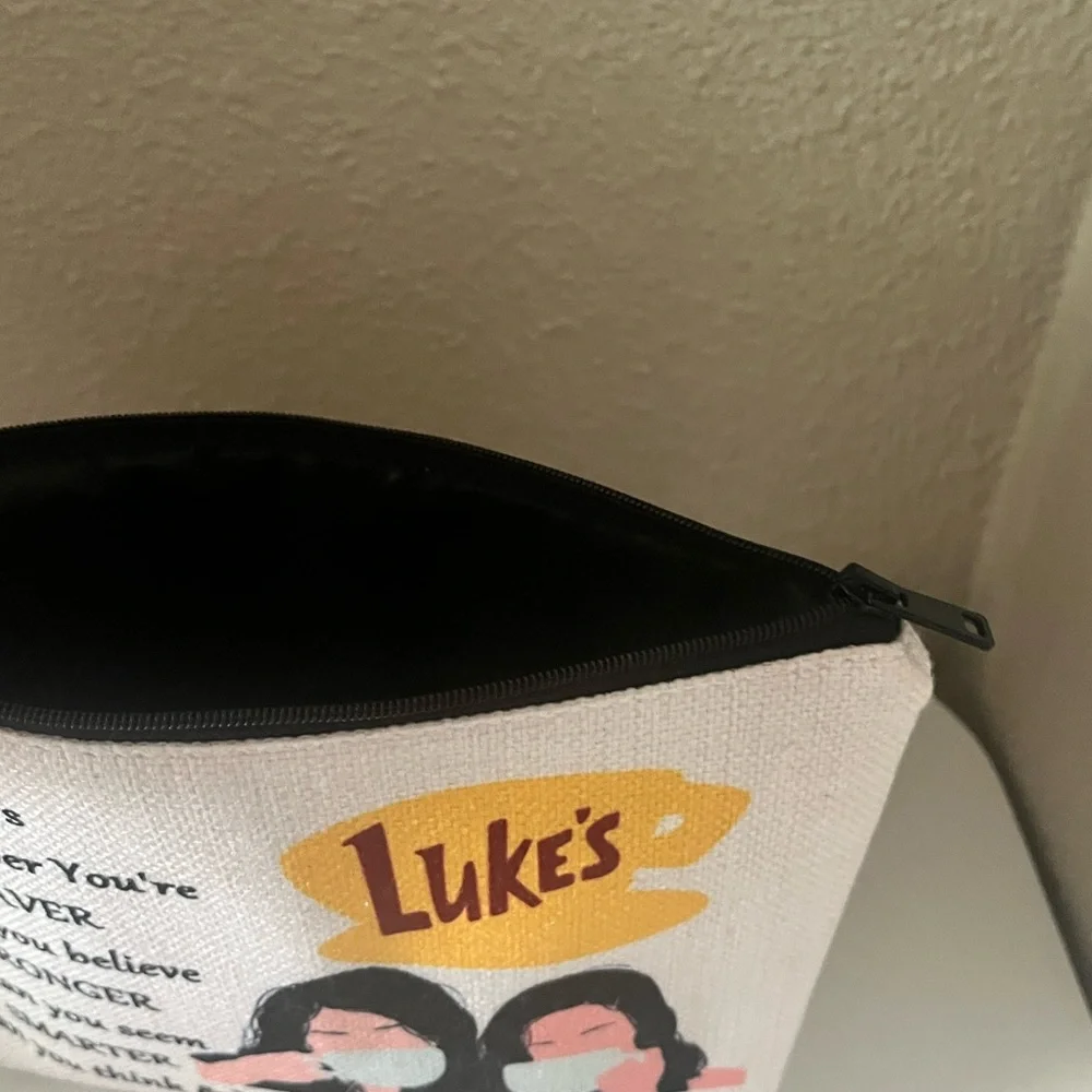 Cream Pouch - Picture 5 of 6